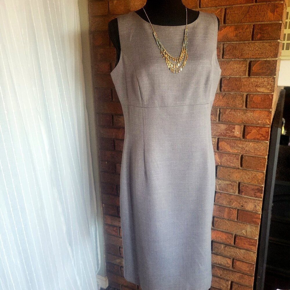 Nine & CO. Classic Medium Grey Sleeveless Shift Dress - Size 10